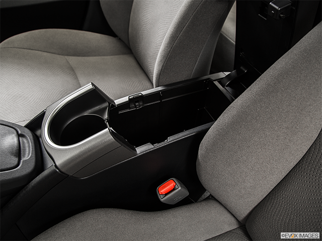 2015 Toyota Prius Plug-In | Front center divider