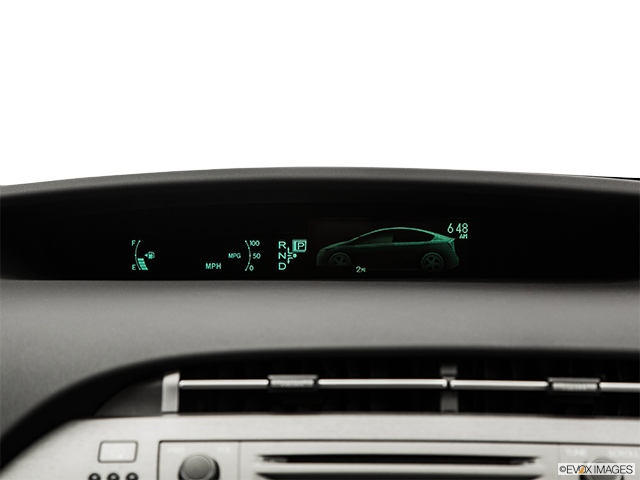 2015 Toyota Prius Plug-In | Speedometer/tachometer