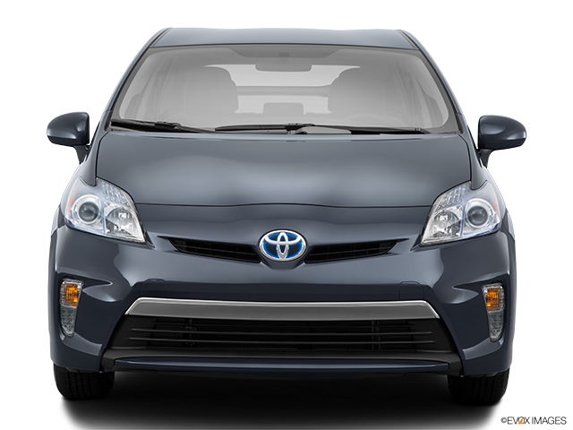 2015 Toyota Prius Plug-In | Low/wide front