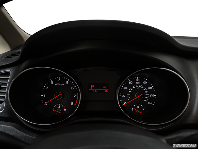 2015 Kia Sedona | Speedometer/tachometer