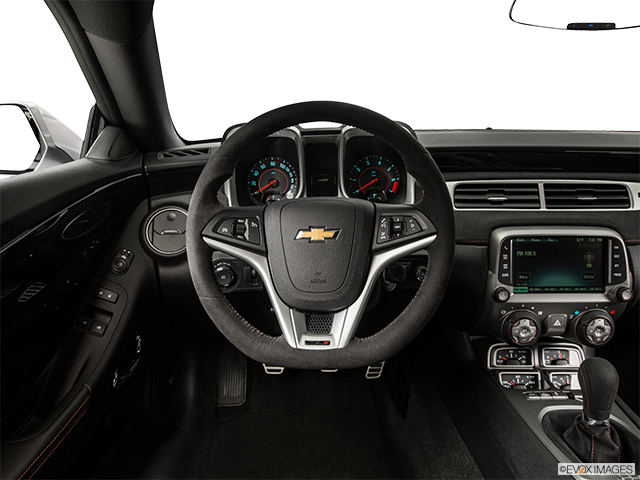2015 Chevrolet Camaro | Steering wheel/Center Console