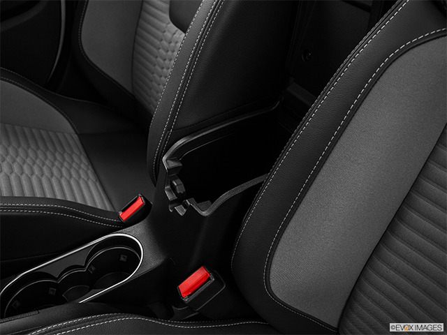 2015 Ford Fiesta | Front center divider