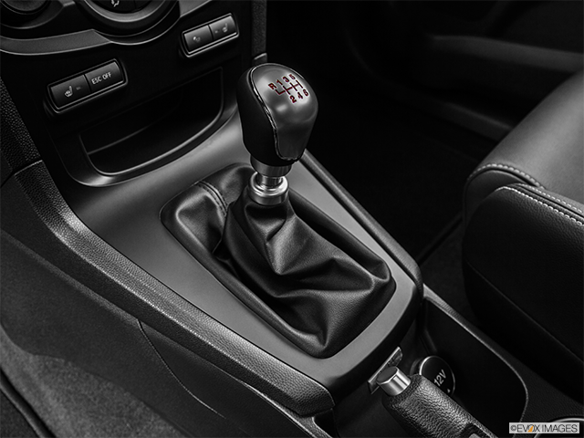 2015 Ford Fiesta | Gear shifter/center console