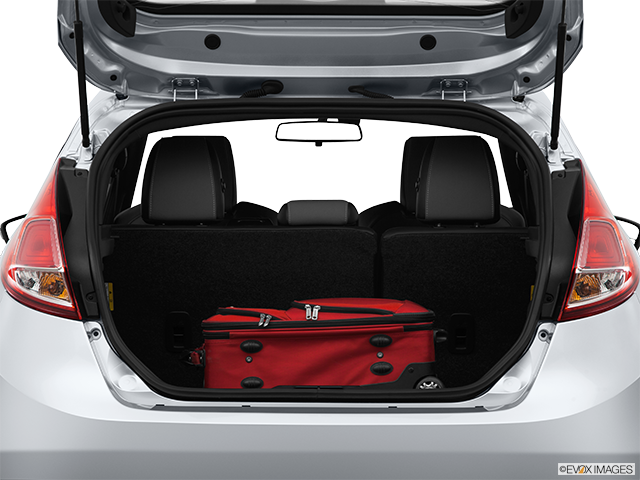 2015 Ford Fiesta | Trunk props