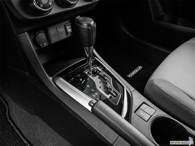 2015 Toyota Corolla | Gear shifter/center console