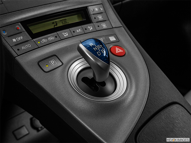2015 Toyota Prius | Gear shifter/center console