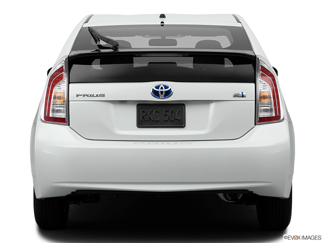 2015 Toyota Prius | Low/wide rear