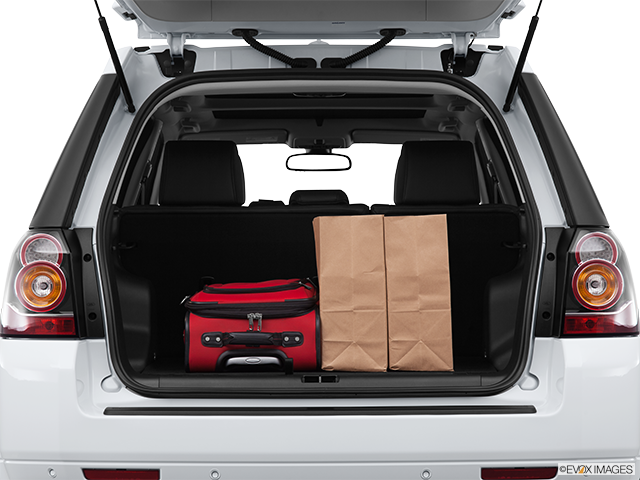 2015 Land Rover LR2 | Trunk props