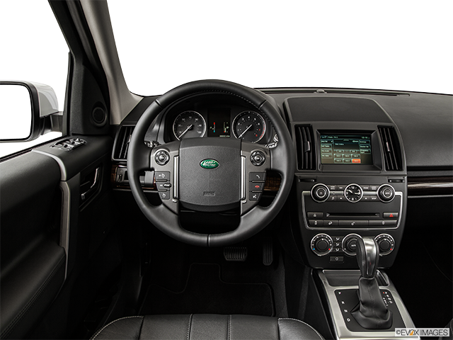 2015 Land Rover LR2 | Steering wheel/Center Console