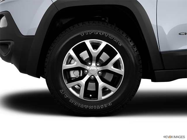 2015 Jeep Cherokee | Front Drivers side wheel at profile
