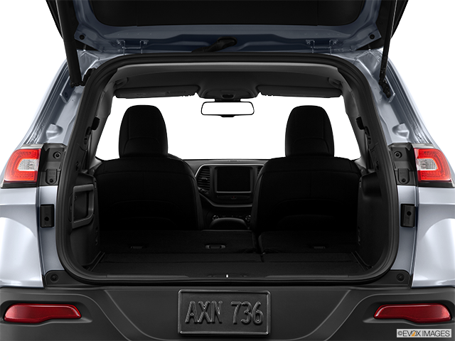 2015 Jeep Cherokee | Hatchback & SUV rear angle