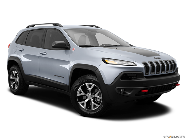 2015 Jeep Cherokee | Front passenger 3/4 w/ wheels turned
