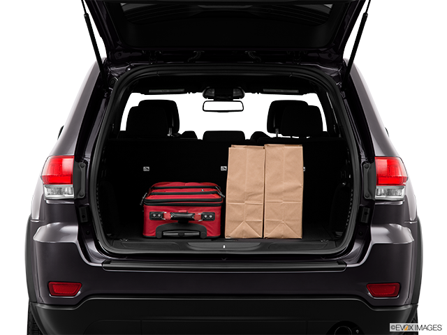 2015 Jeep Grand Cherokee | Trunk props