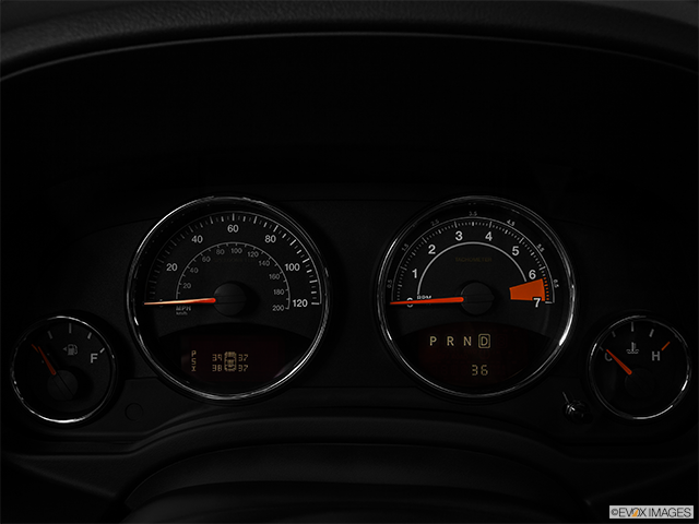 2015 Jeep Compass | Speedometer/tachometer
