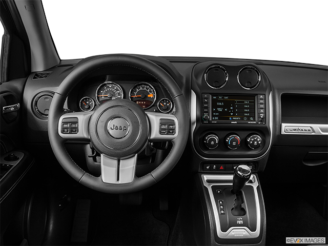 2015 Jeep Compass | Steering wheel/Center Console