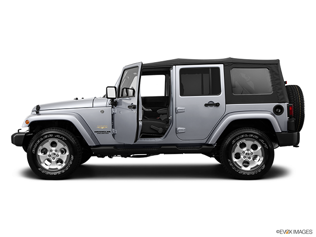 2015 Jeep Wrangler Unlimited | Driver's side profile with drivers side door open