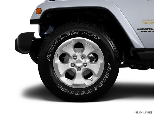 2015 Jeep Wrangler Unlimited | Front Drivers side wheel at profile