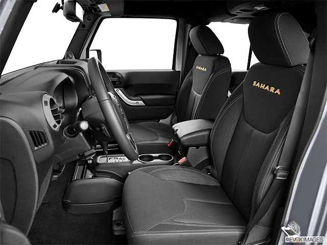 2015 Jeep Wrangler Unlimited | Front seats from Drivers Side