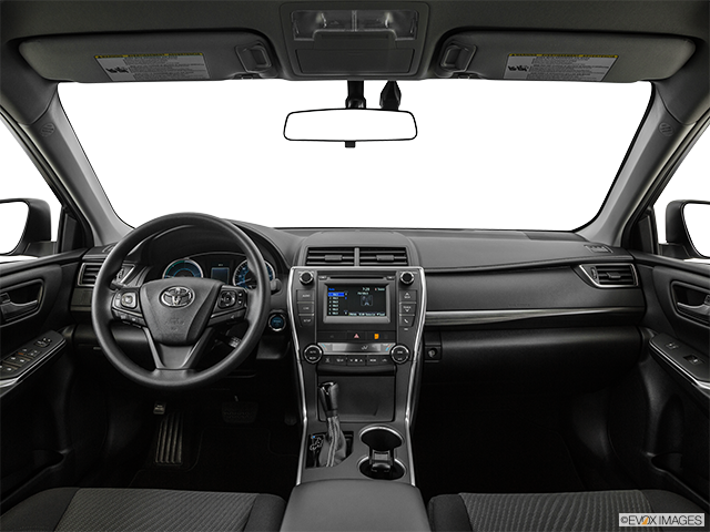 2015 Toyota Camry Hybrid | Centered wide dash shot