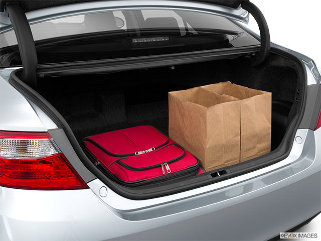 2015 Toyota Camry Hybride | Trunk props