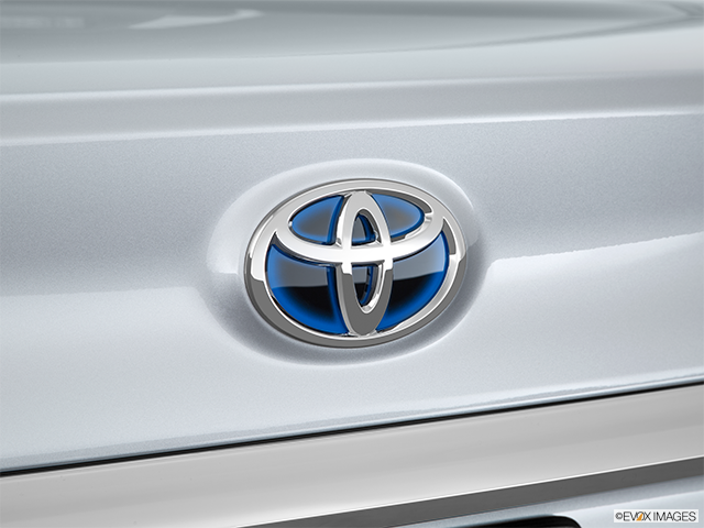 2015 Toyota Camry Hybrid | Rear manufacturer badge/emblem