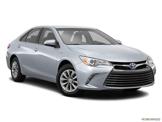 2015 Toyota Camry Hybride | Front passenger 3/4 w/ wheels turned