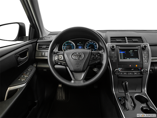 2015 Toyota Camry Hybrid | Steering wheel/Center Console