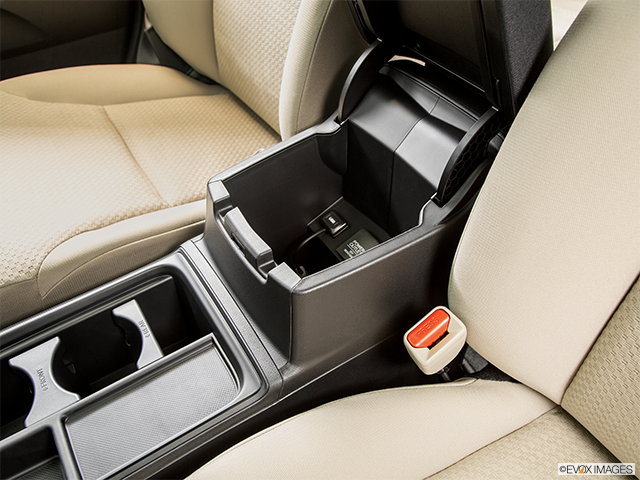 2015 Honda CR-V | Front center divider