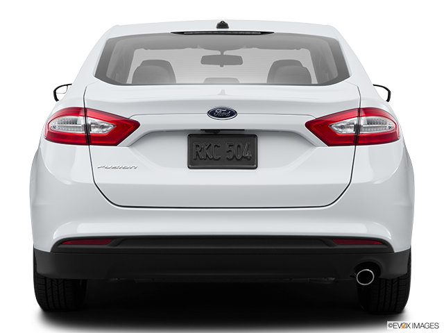 2015 Ford Fusion | Low/wide rear