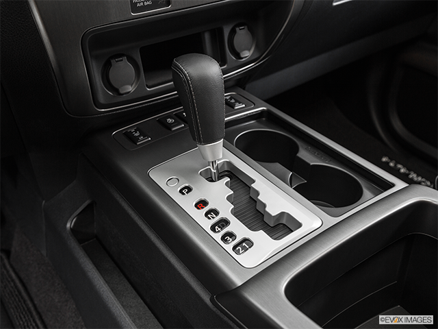 2015 Nissan Armada | Gear shifter/center console