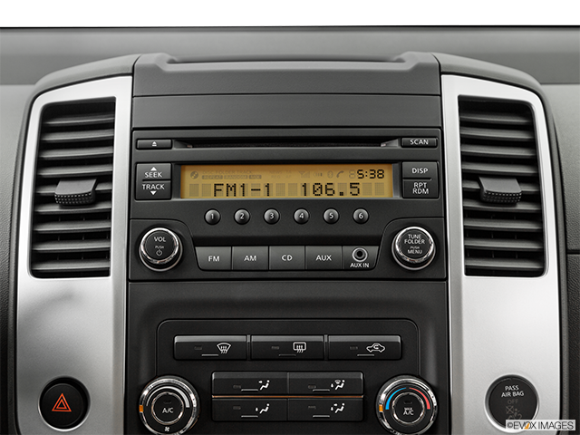 2015 Nissan Xterra | Closeup of radio head unit