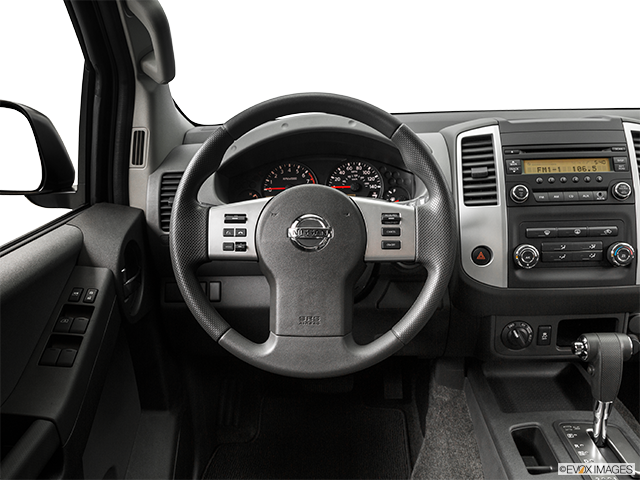 2015 Nissan Xterra | Steering wheel/Center Console