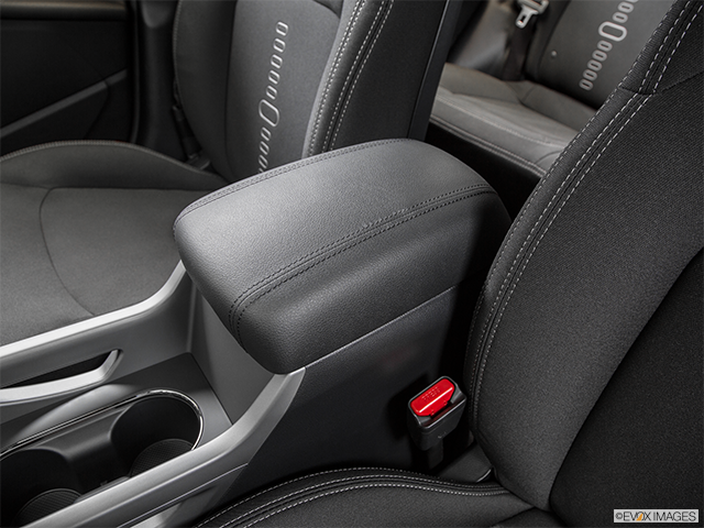 2015 Kia Sportage | Front center console with closed lid, from driver’s side looking down