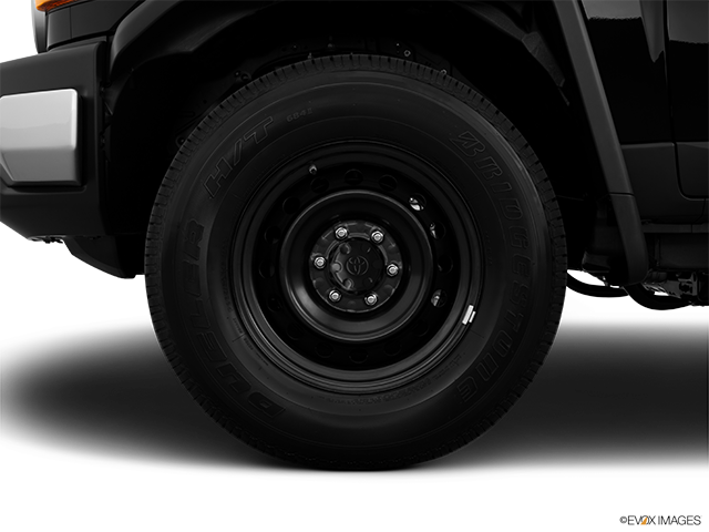 2014 Toyota FJ Cruiser | Front Drivers side wheel at profile