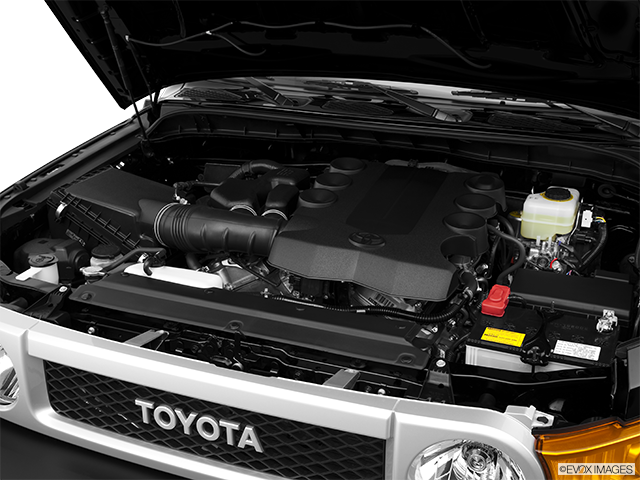 2014 Toyota FJ Cruiser | Engine