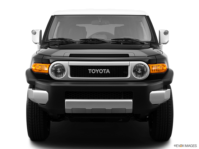2014 Toyota FJ Cruiser | Low/wide front