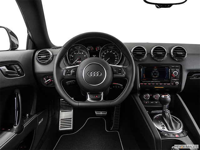 2015 Audi TTS | Steering wheel/Center Console