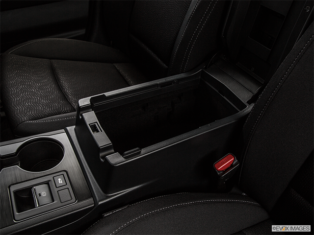 2015 Subaru Legacy | Front center divider