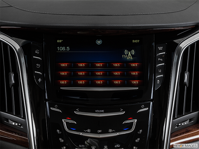 2015 Cadillac Escalade | Closeup of radio head unit