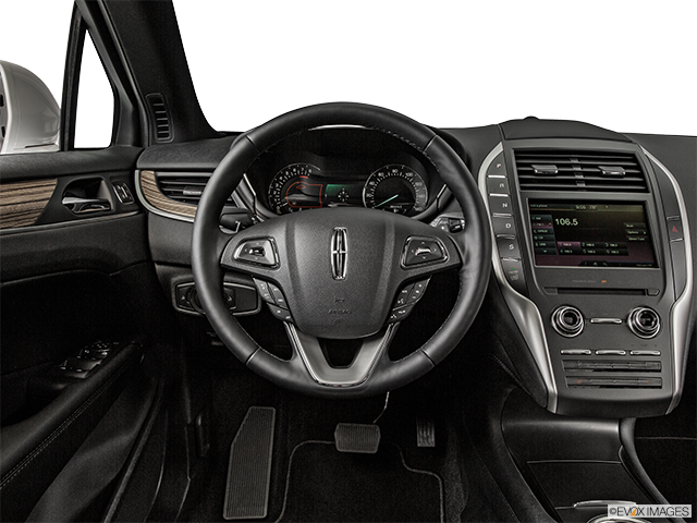 2015 Lincoln MKC | Steering wheel/Center Console