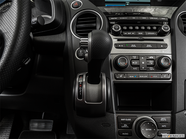 2015 Honda Pilot | Gear shifter/center console