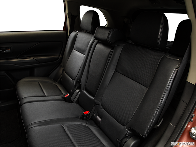 2015 Mitsubishi Outlander | Rear seats from Drivers Side