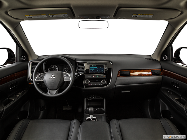 2015 Mitsubishi Outlander | Centered wide dash shot