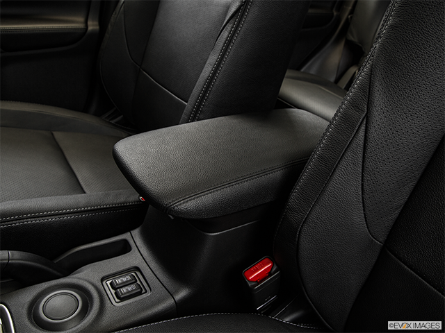 2015 Mitsubishi Outlander | Front center console with closed lid, from driver’s side looking down