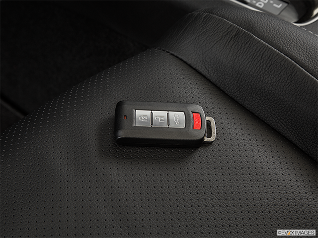 2015 Mitsubishi Outlander | Key fob on driver’s seat