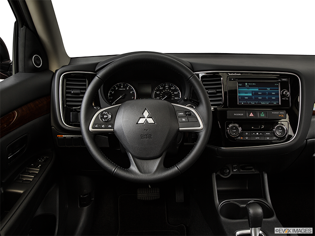 2015 Mitsubishi Outlander | Steering wheel/Center Console