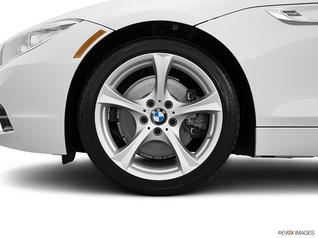 2015 BMW Z4 | Front Drivers side wheel at profile