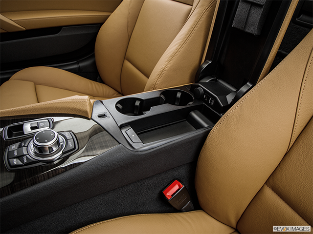 2015 BMW Z4 | Front center divider