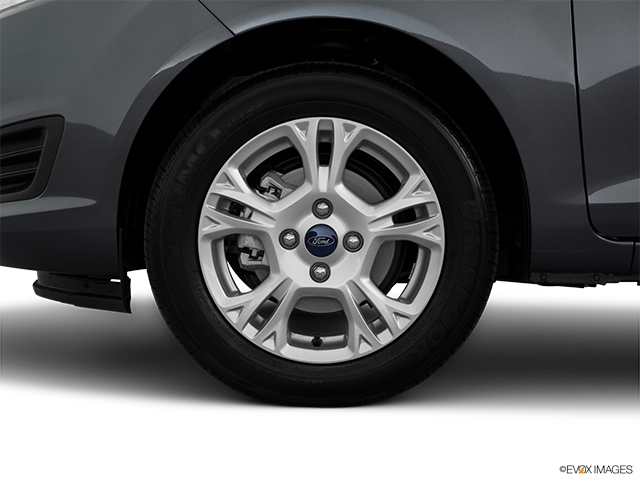 2015 Ford Fiesta | Front Drivers side wheel at profile