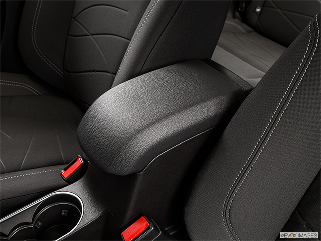 2015 Ford Fiesta | Front center console with closed lid, from driver’s side looking down